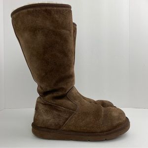 Ugg size 7 Women’s Brown Suede Tall Zip Boots S/N 5683